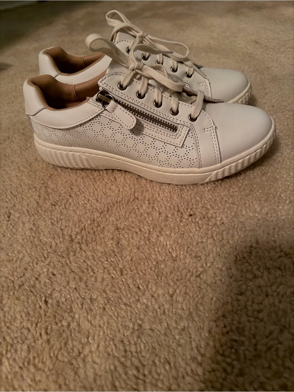 Clarks Cream-White Perforated Zip Lace Sneakers